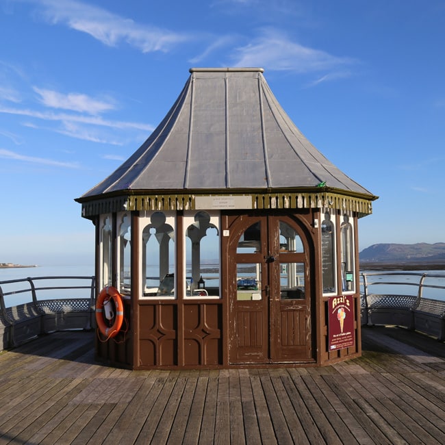 Food kiosk on Bangor's Garth Pier over the Menai Strait Food kiosk on Bangor's Garth Pier over the Menai Strait