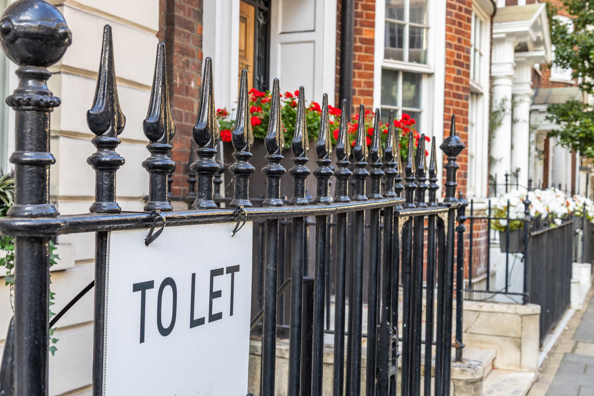 A to let sign outside a London townhouse